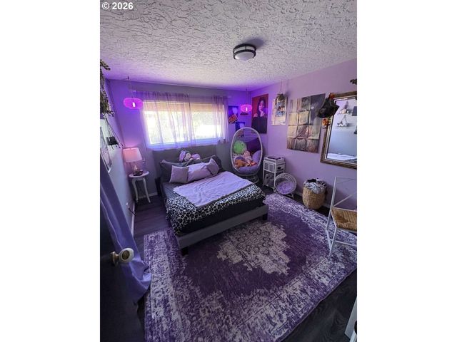 15984 S BROOK Ct, Oregon City, OR 97045