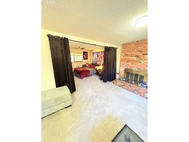 15984 S BROOK Ct, Oregon City, OR 97045
