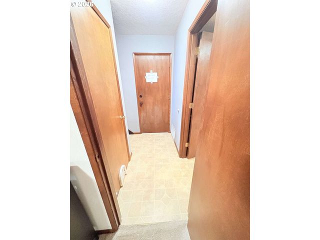 15984 S BROOK Ct, Oregon City, OR 97045