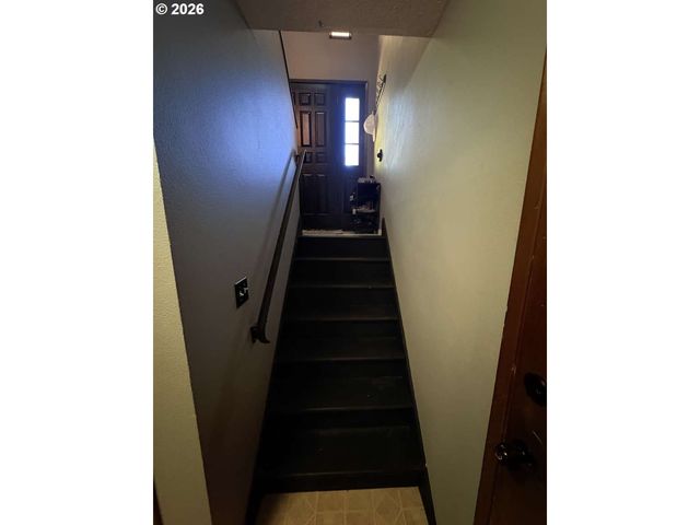 15984 S BROOK Ct, Oregon City, OR 97045