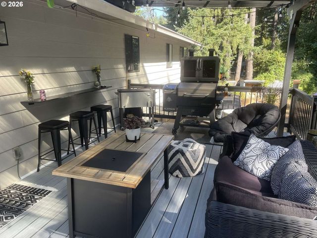 15984 S BROOK Ct, Oregon City, OR 97045