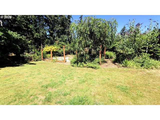 15984 S BROOK Ct, Oregon City, OR 97045