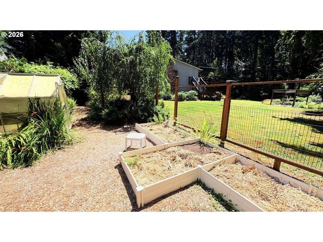 15984 S BROOK Ct, Oregon City, OR 97045