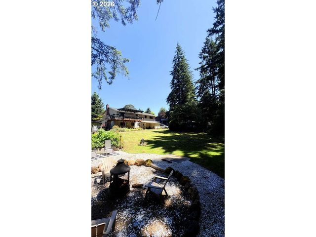 15984 S BROOK Ct, Oregon City, OR 97045