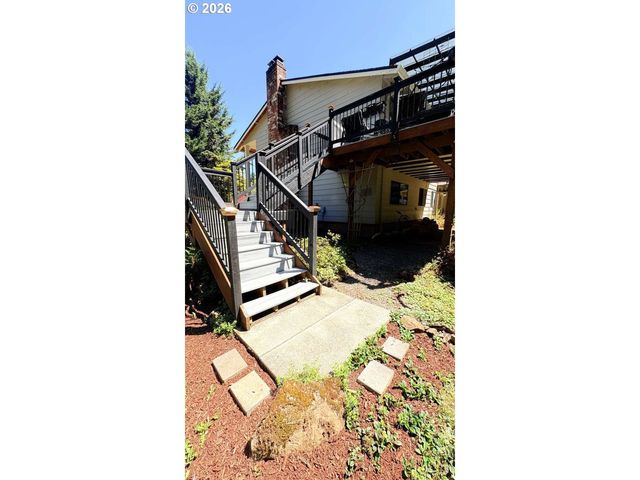15984 S BROOK Ct, Oregon City, OR 97045