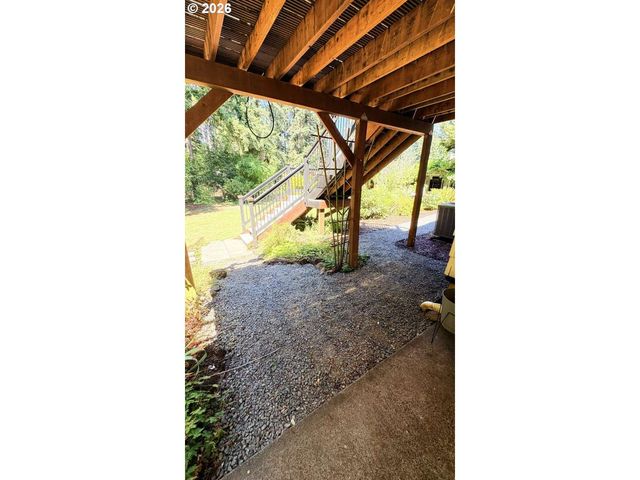 15984 S BROOK Ct, Oregon City, OR 97045