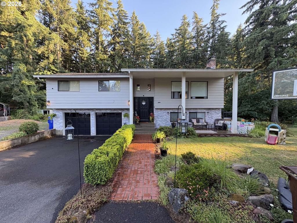 15984 S BROOK Ct, Oregon City, OR 97045