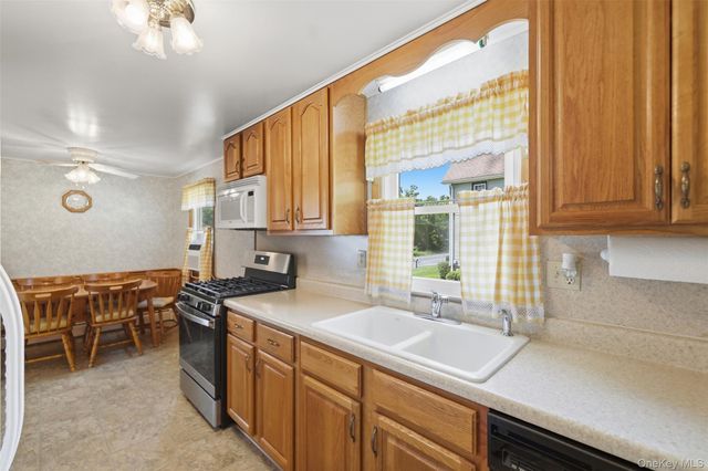 1233 County Route 12, New Hampton, NY 10958