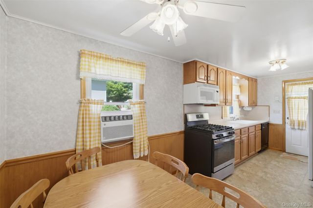 1233 County Route 12, New Hampton, NY 10958