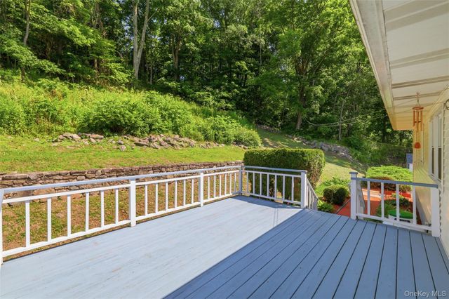 1233 County Route 12, New Hampton, NY 10958