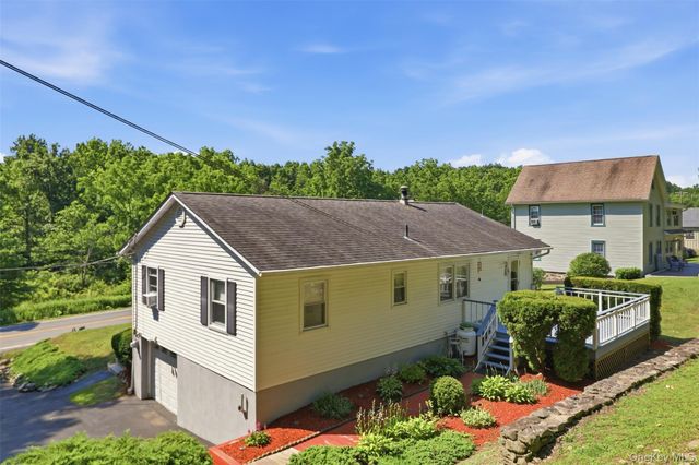 1233 County Route 12, New Hampton, NY 10958
