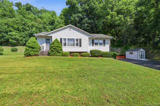 1233 County Route 12, New Hampton, NY 10958