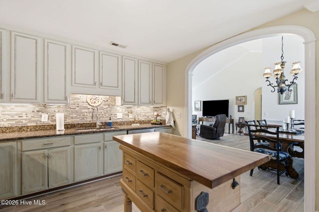 7606 Quail Woods Road, Wilmington, NC 28411