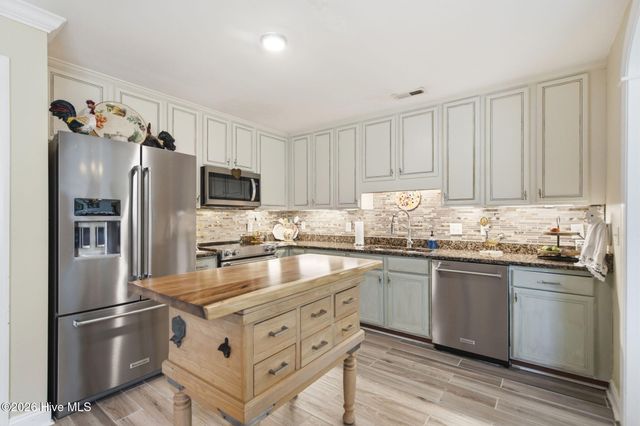 7606 Quail Woods Road, Wilmington, NC 28411