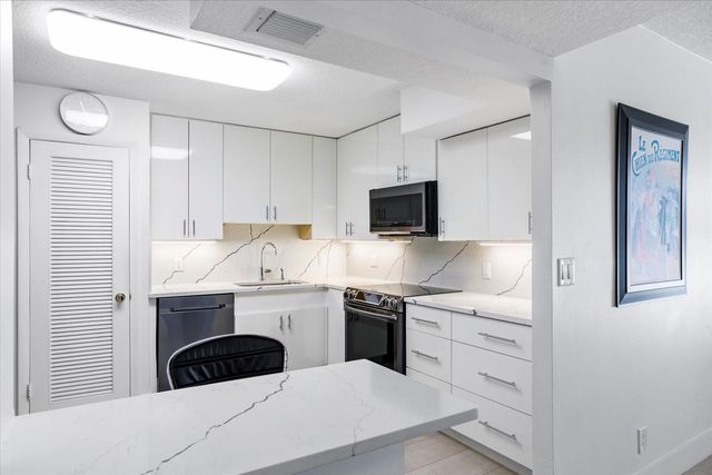 2860 S Ocean Boulevard 216, Palm Beach, FL 33480