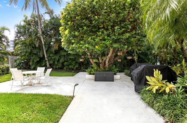 2860 S Ocean Boulevard 216, Palm Beach, FL 33480