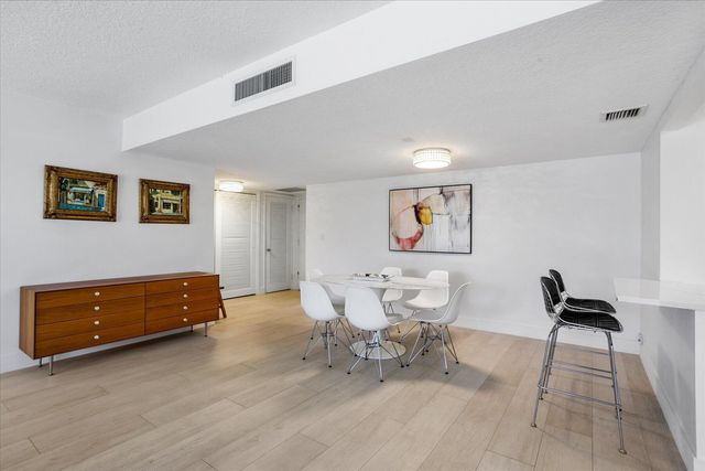 2860 S Ocean Boulevard 216, Palm Beach, FL 33480