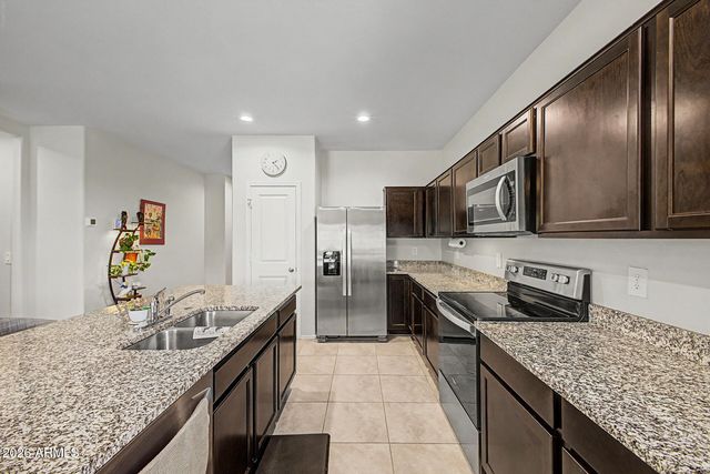 1872 W CENTRAL Avenue, Coolidge, AZ 85128
