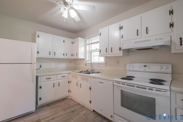 9000 Sparrow Dr, Henrico, VA 23229