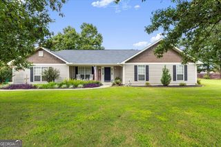 202 Red Bird Circle, Bonaire, GA 31005