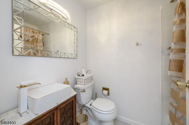 125 Princeton Ln, North Plainfield Boro, NJ 07063