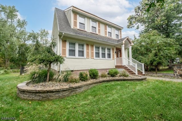 125 Princeton Ln, North Plainfield Boro, NJ 07063