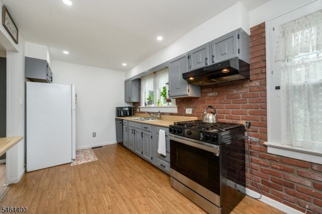 125 Princeton Ln, North Plainfield Boro, NJ 07063