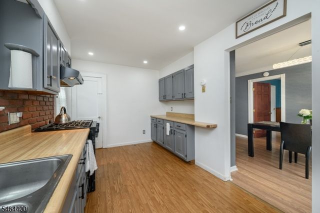 125 Princeton Ln, North Plainfield Boro, NJ 07063