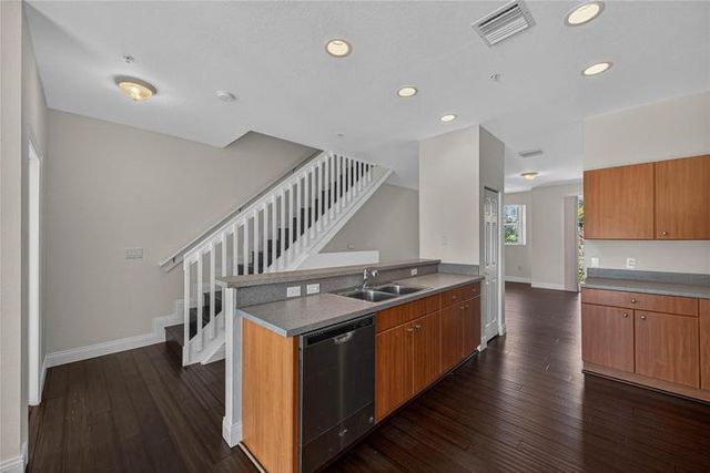 2725 NE 8th Avenue 109, Wilton Manors, FL 33334