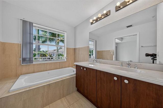 2725 NE 8th Avenue 109, Wilton Manors, FL 33334