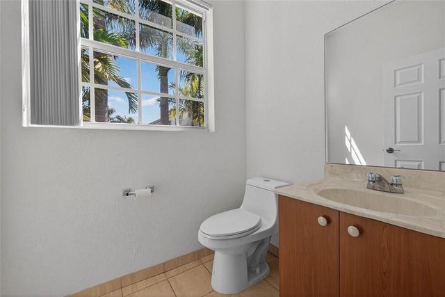 2725 NE 8th Avenue 109, Wilton Manors, FL 33334