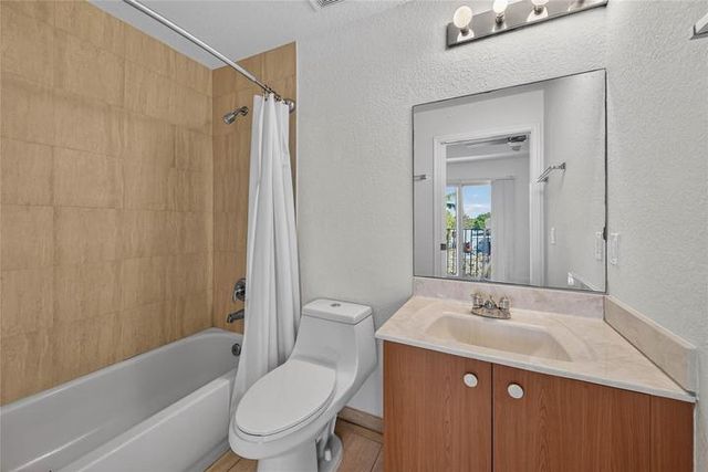 2725 NE 8th Avenue 109, Wilton Manors, FL 33334