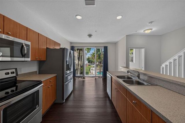 2725 NE 8th Avenue 109, Wilton Manors, FL 33334