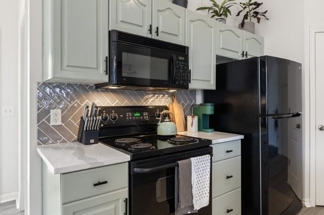 2725 N Westminster Drive, Fayetteville, AR 72704