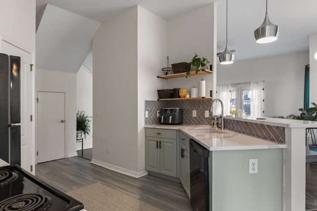 2725 N Westminster Drive, Fayetteville, AR 72704