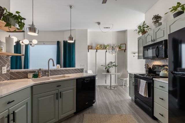 2725 N Westminster Drive, Fayetteville, AR 72704