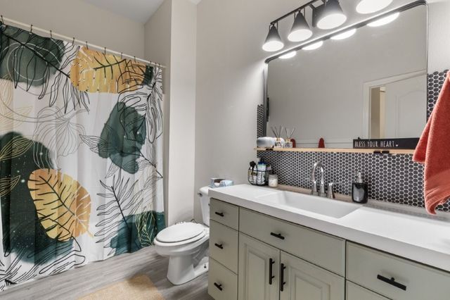 2725 N Westminster Drive, Fayetteville, AR 72704