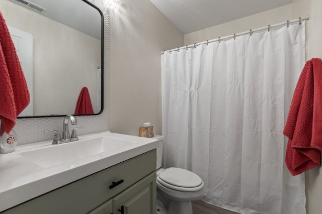 2725 N Westminster Drive, Fayetteville, AR 72704