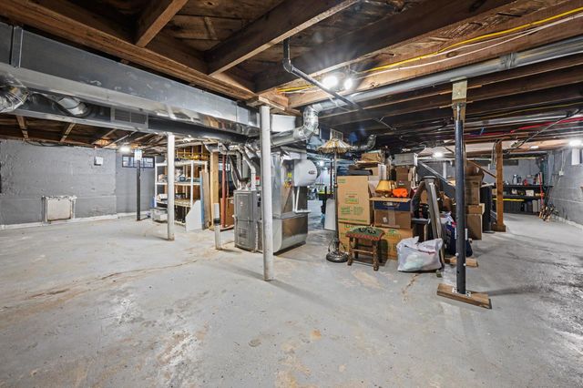 1806 Saint Clair River Drive, Algonac, MI 48001