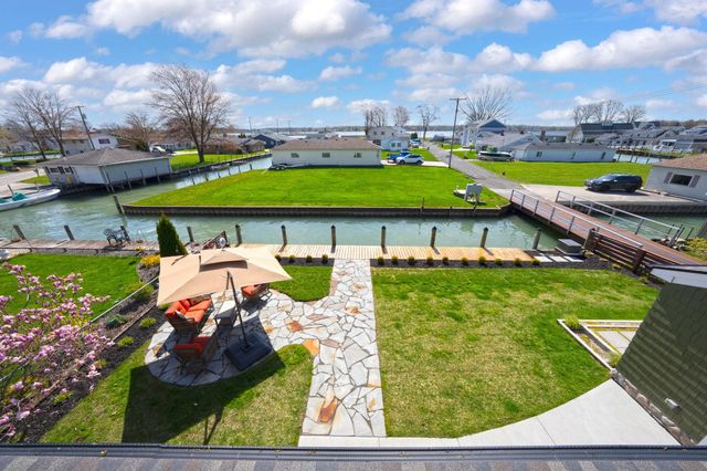 1806 Saint Clair River Drive, Algonac, MI 48001