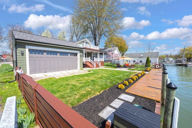 1806 Saint Clair River Drive, Algonac, MI 48001