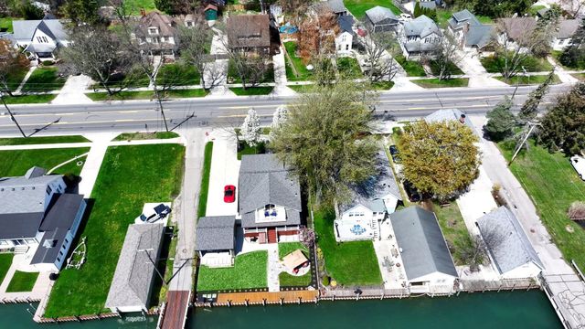 1806 Saint Clair River Drive, Algonac, MI 48001