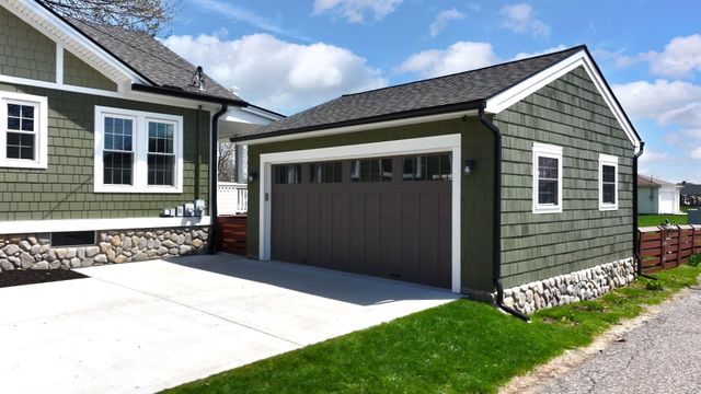 1806 Saint Clair River Drive, Algonac, MI 48001