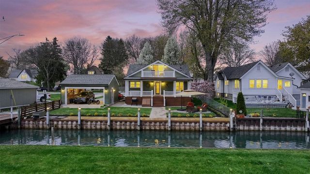 1806 Saint Clair River Drive, Algonac, MI 48001