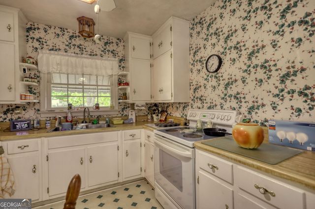 982 Highland Circle SE, Conyers, GA 30012