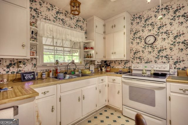 982 Highland Circle SE, Conyers, GA 30012