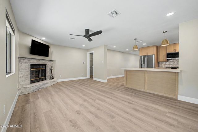 238 W ALICE Avenue, Phoenix, AZ 85021