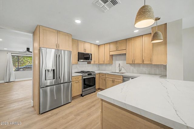 238 W ALICE Avenue, Phoenix, AZ 85021