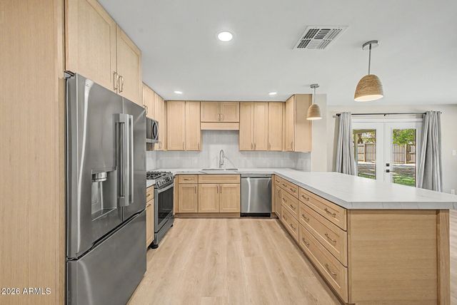 238 W ALICE Avenue, Phoenix, AZ 85021