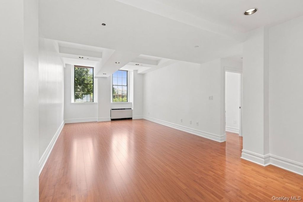45-02 Ditmars Boulevard 124, Astoria, NY 11105 — photo 2